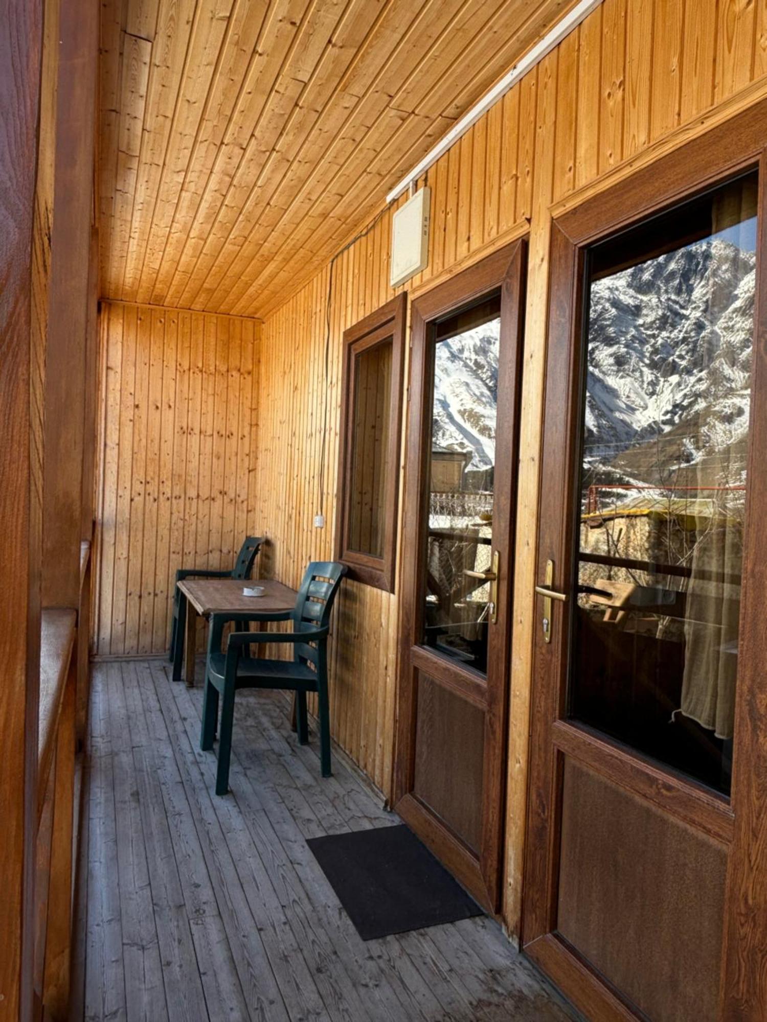Family Hostel Nika Kazbegi Eksteriør bilde