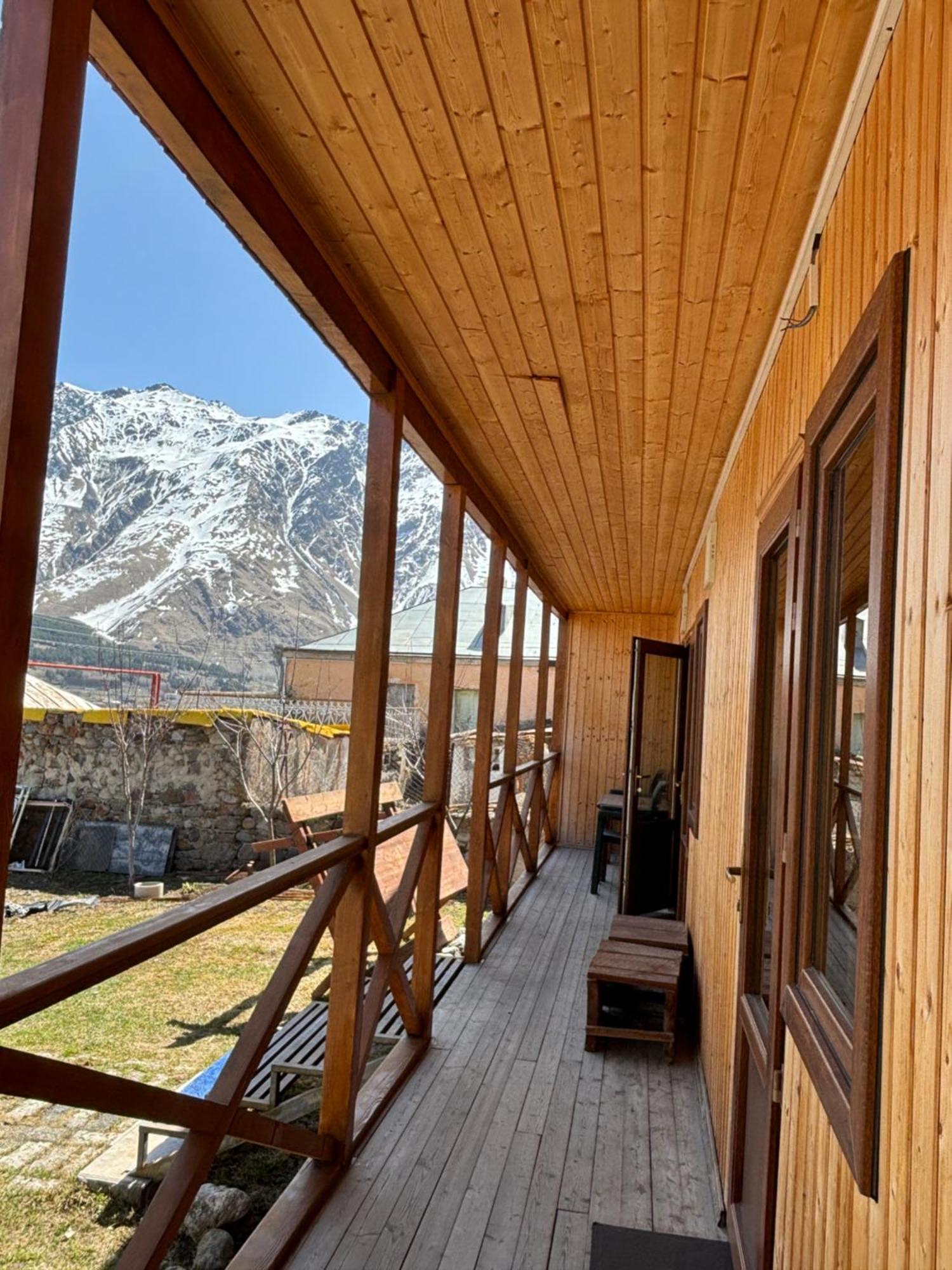 Family Hostel Nika Kazbegi Eksteriør bilde